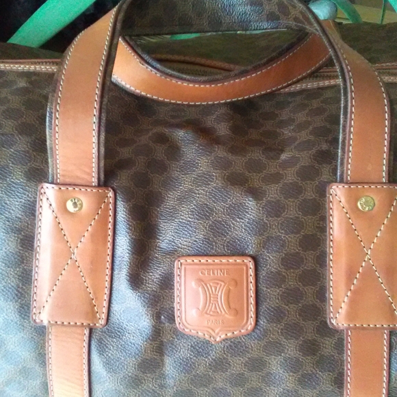 BEAUTIFUL CELINE DUFFLE BAG (EXTREMELY LARGE) FABULOUS CONDITION LEATHER TRIM - Picture 7 of 17